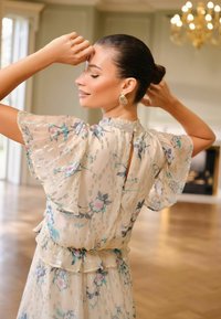 Love & Roses Vestito lungo - ivory floral