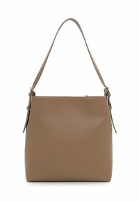 Bolso de hombro de cuero marrón claro con una textura suave, forma rectangular, correa ajustable y cierre superior con cremallera. Diseño minimalista.