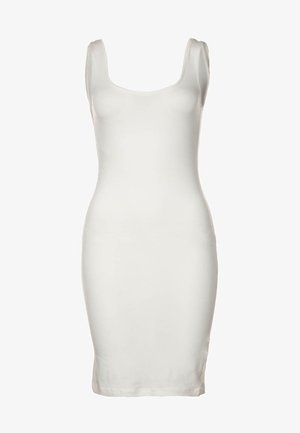 Vestido blanco ajustado, confeccionado en una tela suave, con escote redondeado y diseño sin mangas, sin patrones ni detalles adicionales.