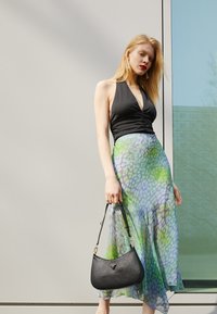 Guess ALEXIE TOP ZIP SHOULDER - Mala de mão - schwarz