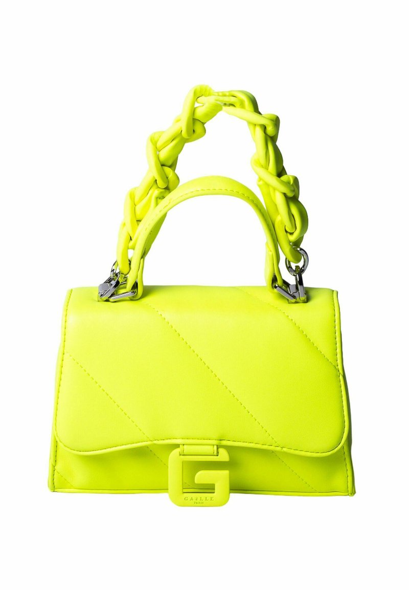 Borsa a tracolla gialla neon con design trapuntato, dotata di manico a catena spessa e chiusura a scatto con accentuazione del logo. Texture liscia.