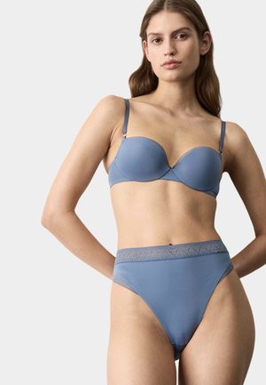Marks & Spencer, - Figi