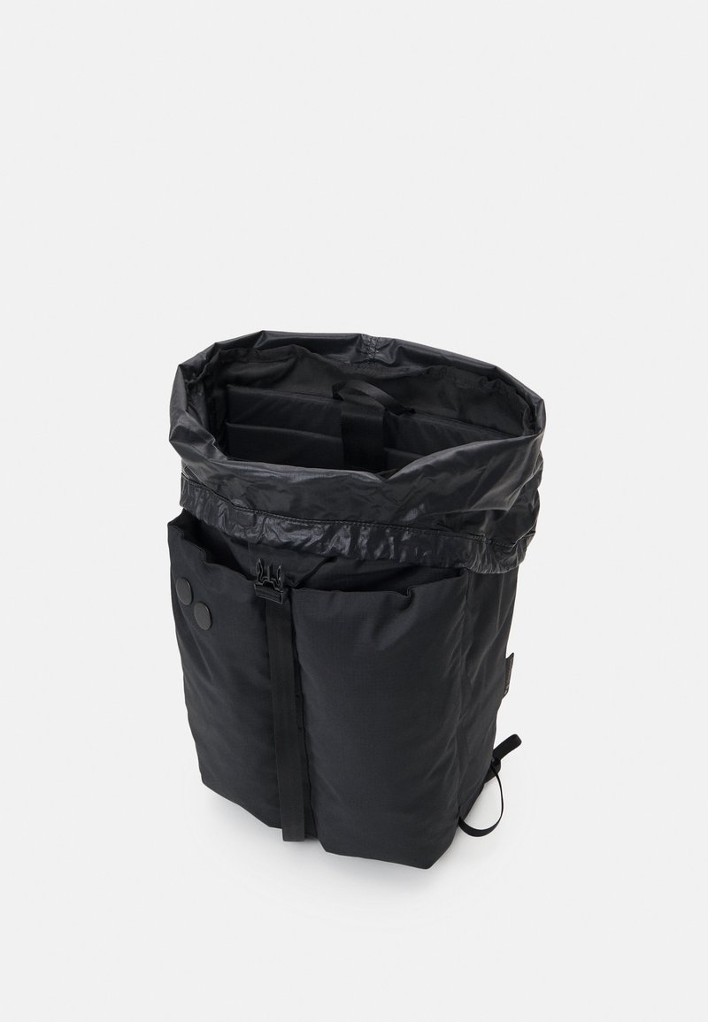 Herren Umhängetaschen | pinqponq DUKEK UNISEX Tagesrucksack pure black/schwarz - KI63069 Herren Umhängetaschen | pinqponq DUKEK UNISEX Tagesrucksack pure black/schwarz - KI63069
