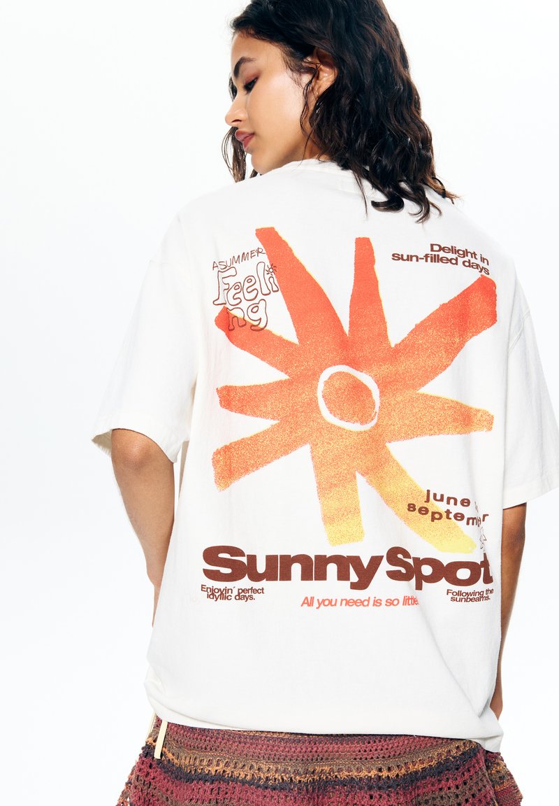 PULL&BEAR - SUN GRAPHIC  - T-shirt imprimé - white, Agrandir