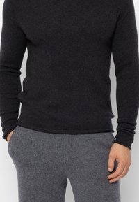 FTC Cashmere Pulóver - onyx