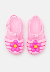 Crocs ISABELLA CHARM - Badesandaler - flamingo