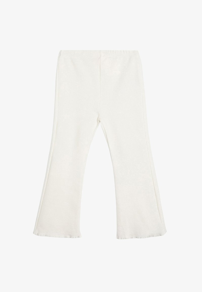 Witte uitlopende broek gemaakt van een zachte, rekbare stof met een elastische tailleband en ruwe randen aan de zoom voor een casual afwerking.