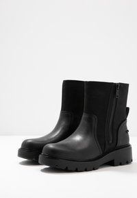 UGG Botines - black