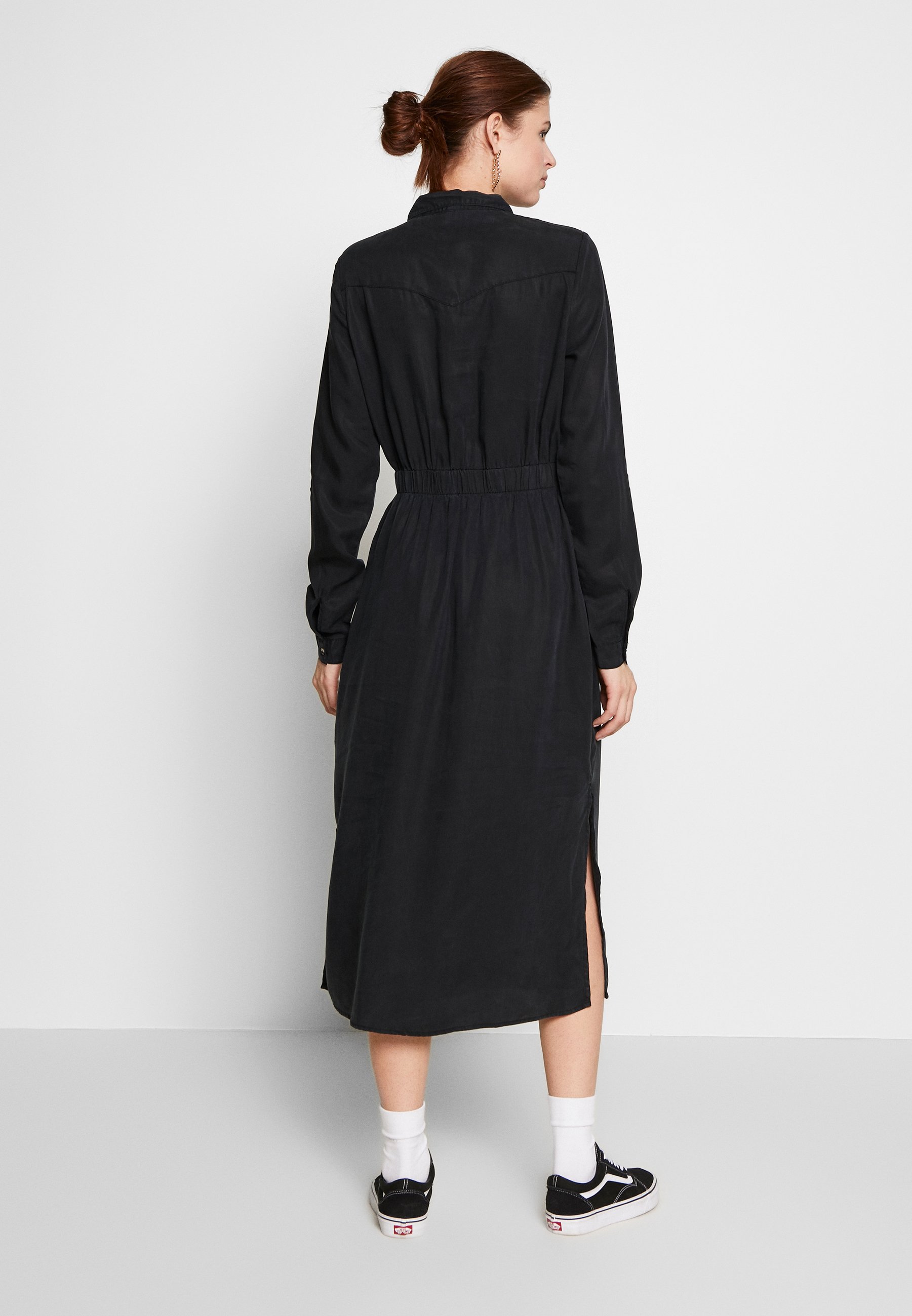 PIECES Tall PCNOLA DRESS Skjortekjole black Zalando.no PIECES Tall PCNOLA DRESS - Skjortekjole - black