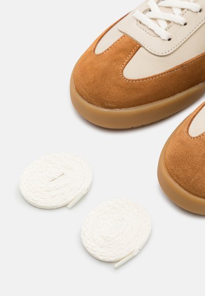 PS Paul Smith DOVER - Matalavartiset tennarit - cognac/off-white