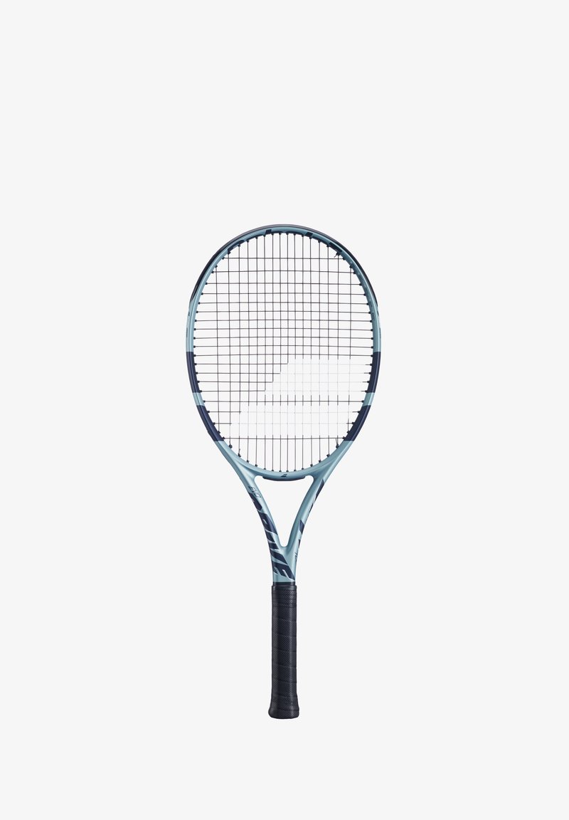 Tennispaddle met een lichtblauw frame, zwarte grip en een patroonontwerp op de hals. Bevat een standaard snarenpatroon met open lattice.