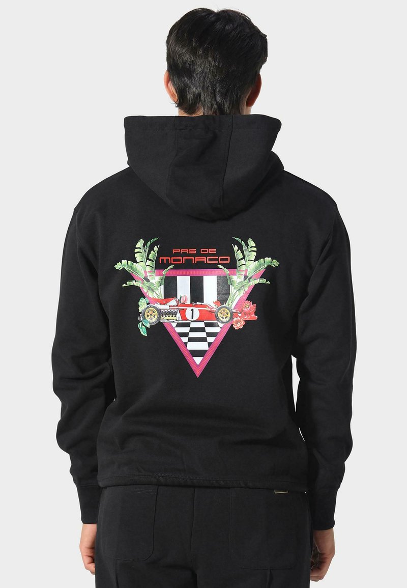 Felpa nera con cappuccio caratterizzata da una grafica vivace sul retro, con foglie di palma, una macchina da corsa, accenti floreali e un design triangolare.