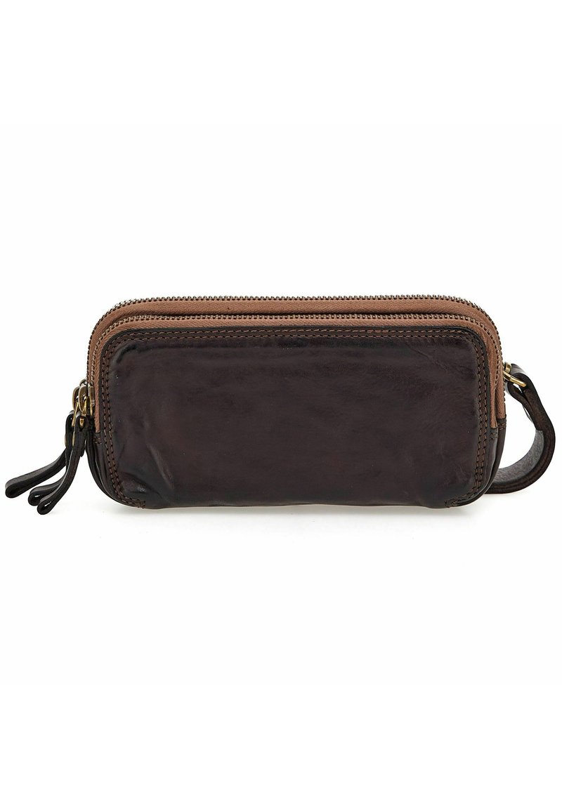 Portafoglio in pelle marrone scuro con una finitura liscia, dotato di chiusura con zip, bordi in un marrone chiaro a contrasto e un laccetto per il polso.