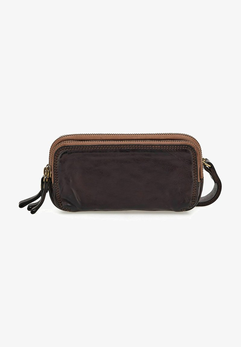 Portafoglio in pelle marrone scuro con una finitura liscia, dotato di chiusura con zip, bordi in un marrone chiaro a contrasto e un laccetto per il polso.