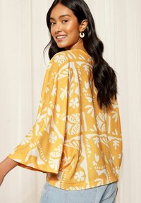 Friends Like These 3/4 SLEEVE  - Camicetta - yellow