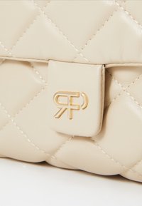 PARFOIS SHOULDER BAG PASSION FRUIT  - Τσάντα χειρός - ecru