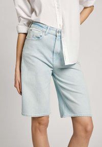 Thumbnail Image 4