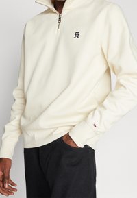 Tommy Hilfiger Felpa - off-white