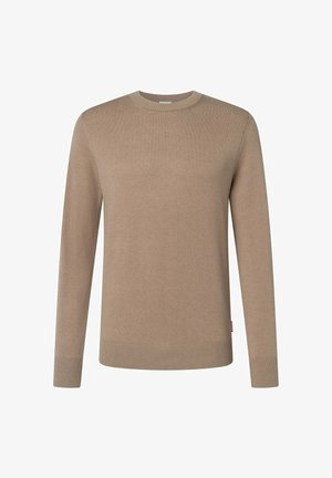 Pull en tricot beige à manches longues, col rond, avec des bords côtelés aux poignets et à l'ourlet. Texture lisse, design minimaliste, avec une petite étiquette de marque.