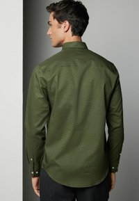 Next EASY IRON PRINTED OXFORD REGULAR FIT - Cămașă - green dot