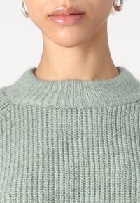 ONLY Petite Strickpullover - evergreen