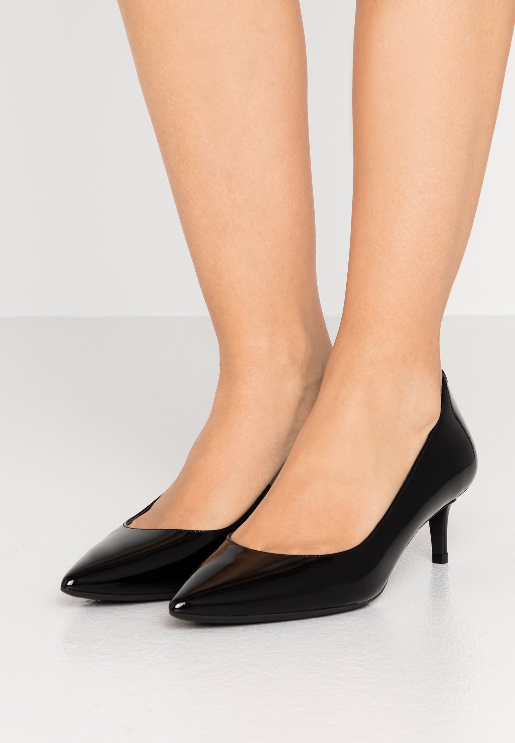 michael kors kitten heel black