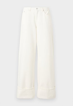 Blugi din denim alb cu talie înaltă și picioare largi, cu tivuri întoarse, bretele pentru curea, nasture frontal, închidere cu fermoar și buzunare laterale și în spate.