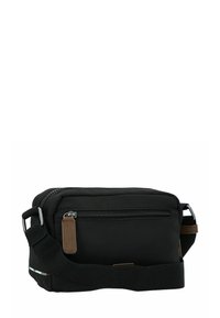 Borsa a tracolla in tessuto nero con un compartimento principale con zip, accentuazione in pelle marrone, tracolla regolabile e un dettaglio riflettente sul fondo.