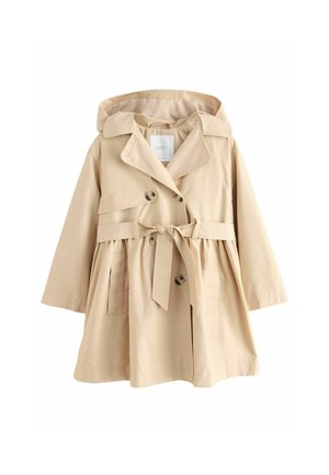 Beige trenchcoat med hætte, bred krave, dobbeltradede knapper, bælte i taljen og lange ærmer.