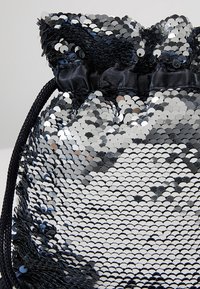 Pieces Handväska - blue