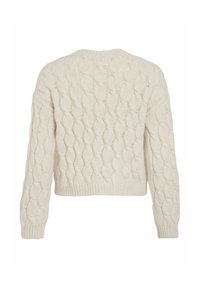 Pull à torsades couleur écrue, avec une coupe courte, un col rond, des poignets et un ourlet côtelés. Motif texturé sur toute la surface.