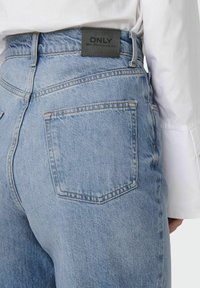 ONLY ONLHOPE HOHE TAILLE  - Traperice opuštenog kroja - medium blue denim