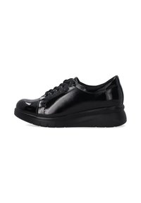 Czarne sneakersy z lakierowanej skóry, z okrągłym noskiem, sznurowanym zapięciem, teksturowaną gumową podeszwą i wyściełanym obcasem dla dodatkowego komfortu.