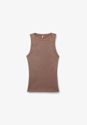 Bezrekawnik prążkowany w stonowanym odcieniu mauve z okrągłym dekoltem i dopasowanym krojem, pokazany na płasko na białym tle.