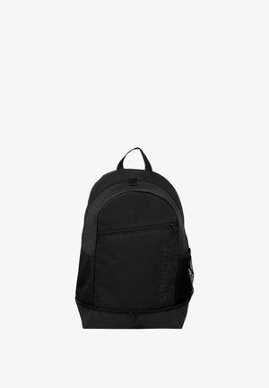 Zwarte sportrugzak met meerdere ritsvakken en een zijvak van gaas, ontworpen voor casual of sportief gebruik.