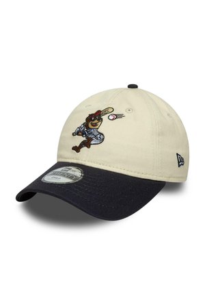 Cappellino da baseball beige e nero con un'immagine ricamata di un giocatore di baseball in stile cartone animato che colpisce una palla da baseball volante sul pannello anteriore.