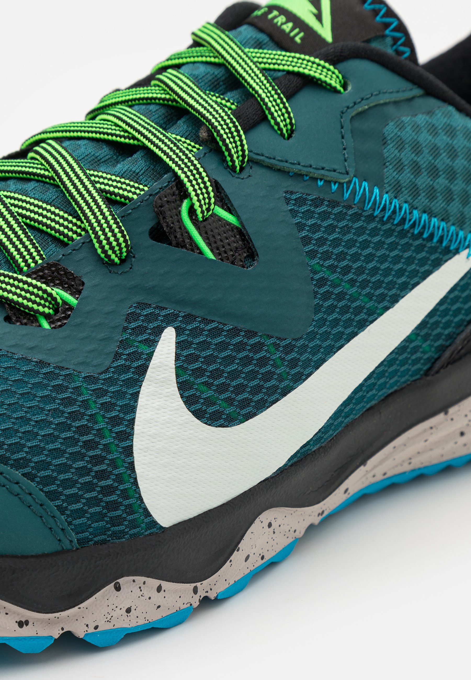 nike juniper trail green