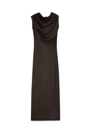 Hnedé bezrukávové šaty s plisovaným výstrihom a riasením na boku. Vyrobené z hladkého, elastického materiálu. Dlhý, rovný strih.