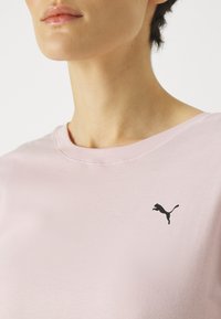 Puma STUDIO FOUNDATIONS TEE - Sportska majica - grape mist