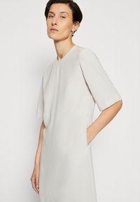 Calvin Klein STRUCTURE MINI SHIFT DRESS - Rochie de zi - morning haze