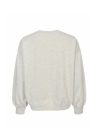 Lichtgrijze pullover sweatshirt met lange, ronde mouwen; ribgebreide manchetten en zoom; zachte textuur; minimalistisch ontwerp; geen zichtbare grafieken of accenten.