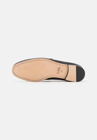 COACH TANNER LOAFER - Alkalmi belebújós cipők - black