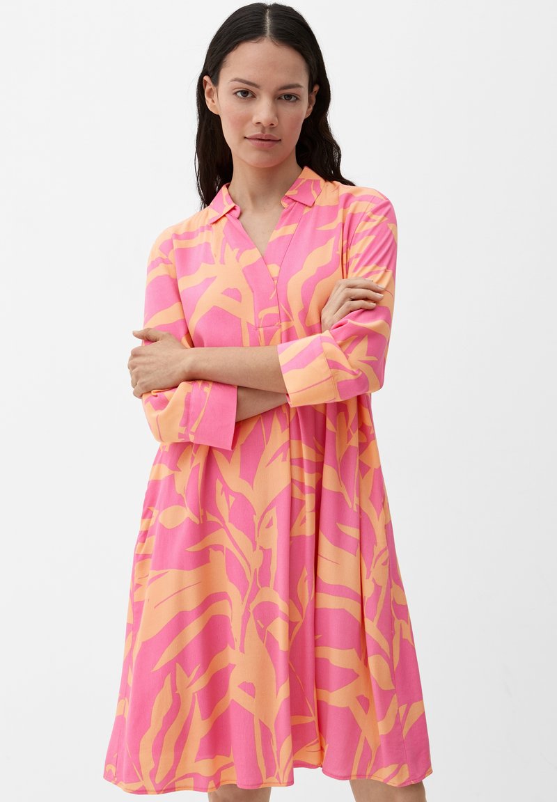 s.Oliver MIT CRÊPESTRUKTUR - Freizeitkleid - pink