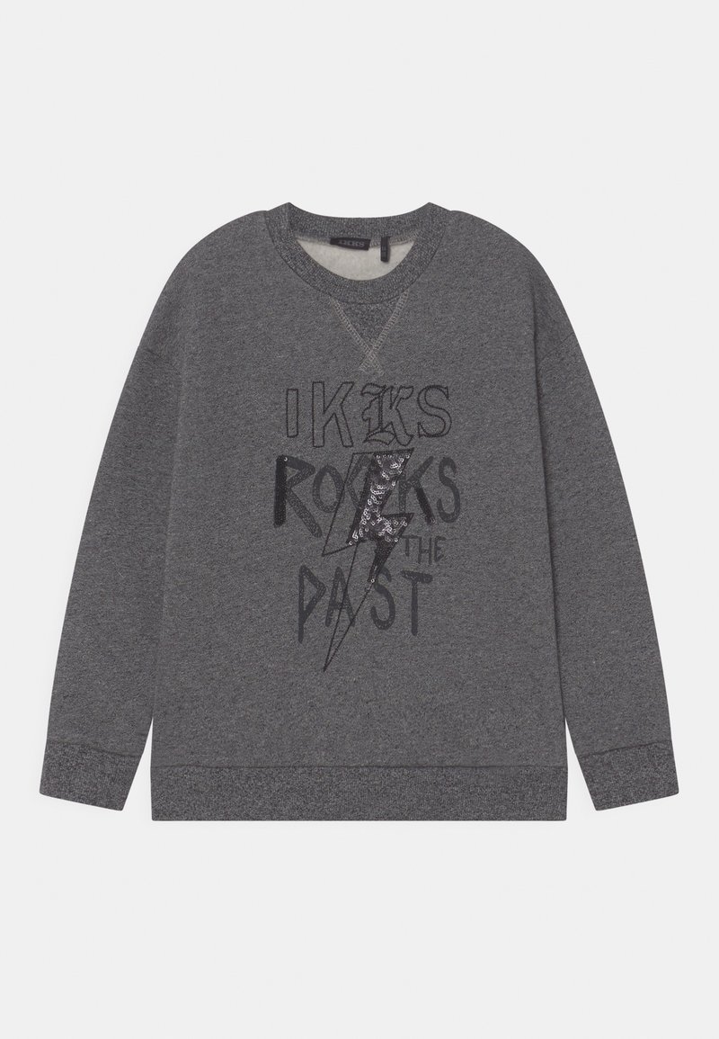 Sweat-shirt à manches longues gris foncé avec poignets et ourlet côtelés, présentant un texte noir et un motif d'éclair en sequins sur le devant.