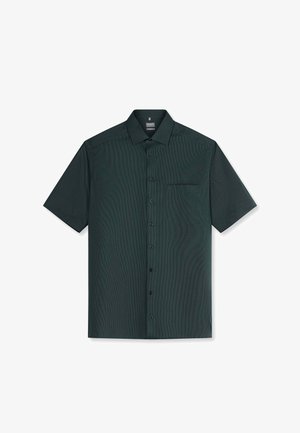 Camicia verde scuro a maniche corte con bottoni, colletto appuntito e taschino sul petto, mostrata distesa su sfondo bianco.