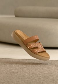 Δεν επιλέχθηκε, nougat