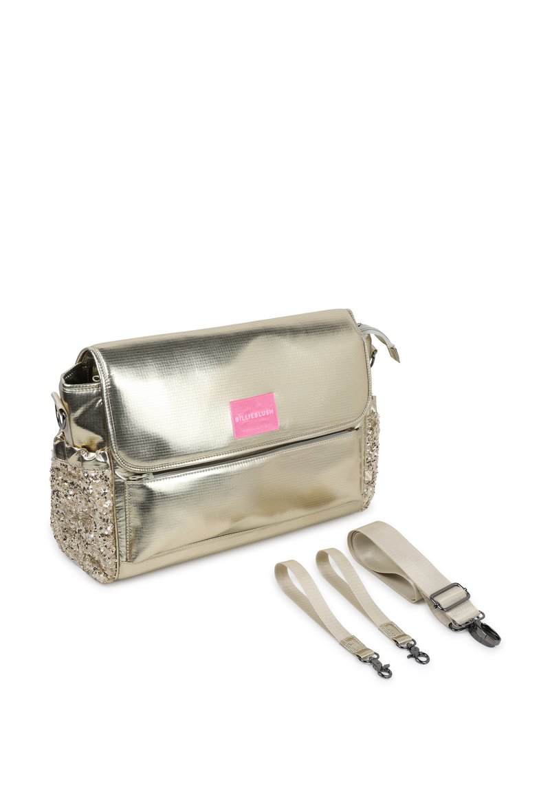 Sac messager en métal doré avec une surface texturée, logo rose et un accent décoratif en sequins sur un côté ; comprend des sangles amovibles.