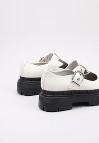 LIMMA BRAVE - Zapatos sin cordones - white
