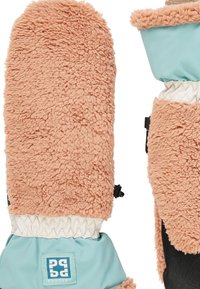 Šviesiai mėlyni ir persikų spalvos pirštinės su pūkuota tekstūra, elastingomis riešo juostelėmis ir mažuoju kvadratiniu prekės ženklu ant rankogalių.