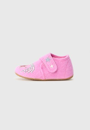 Roza filcena otroška copata z Velcro trakom, srebrno zvezdo in okraski iz draguljev, mehka tekstura in gumijast podplat za oprijem.
